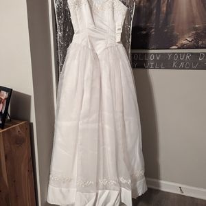 Wedding dress
